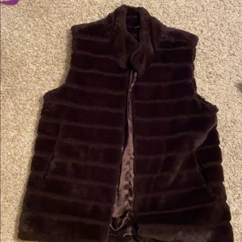 Women’s faux fur vest